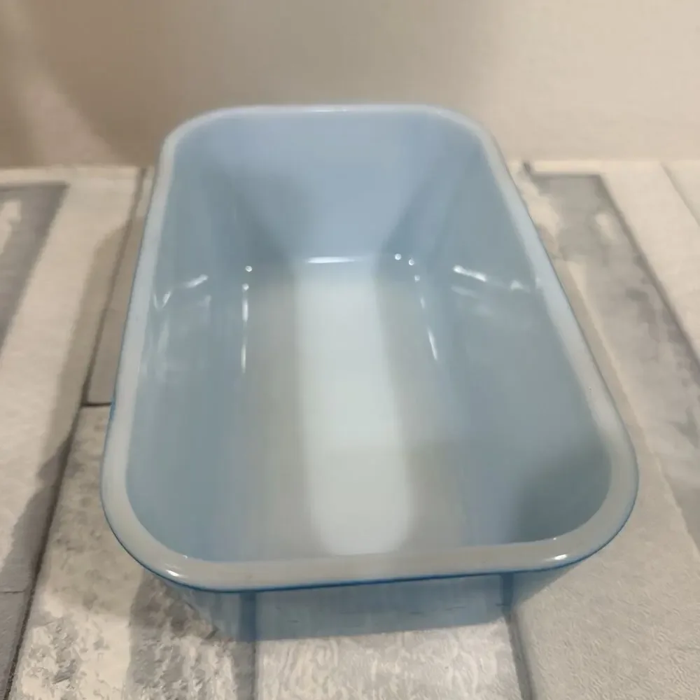 Pyrex blue refrigerator
